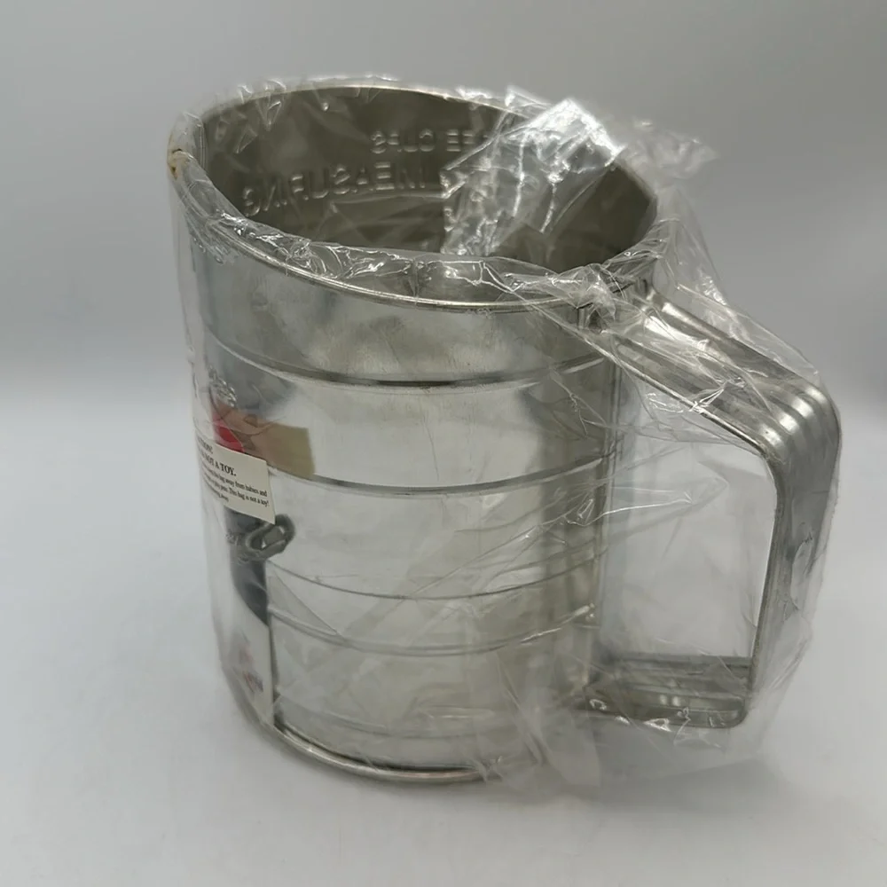 3-cup metal flour sifter
